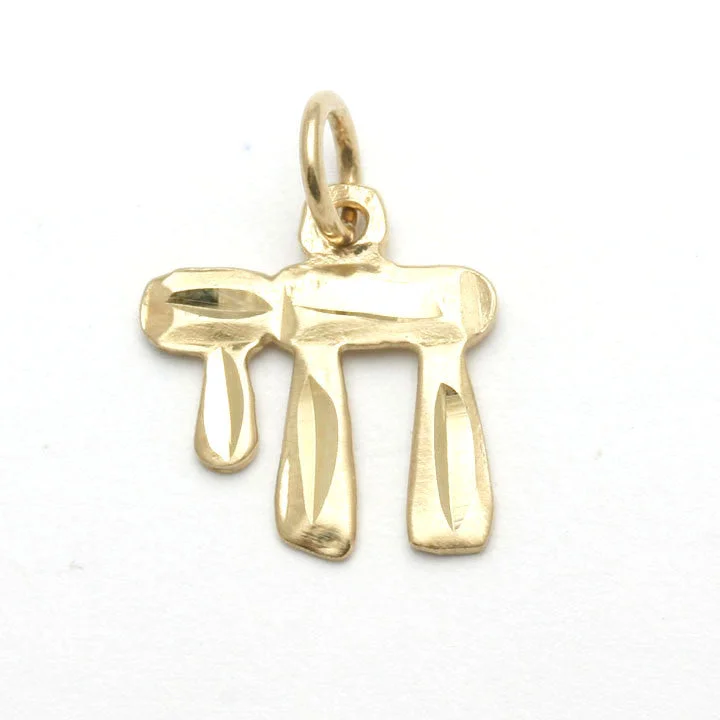 14k Yellow Gold Chai Pendant Diamond Cut