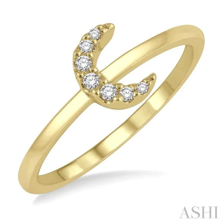 1/20 ctw Crescent Round Cut Diamond Petite Fashion Ring in 10K Yellow Gold