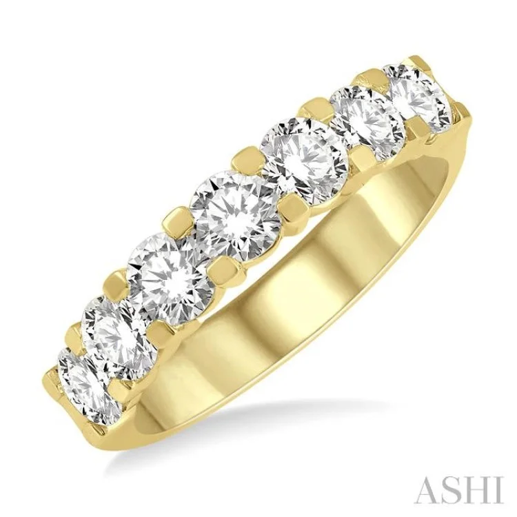 2 ctw 7Stones Round Cut Diamond Wedding Band in 14K Yellow Gold