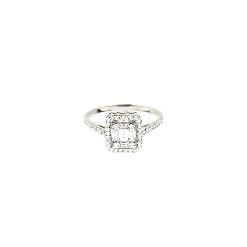 18 Karat White Gold illusion cut Diamond ring