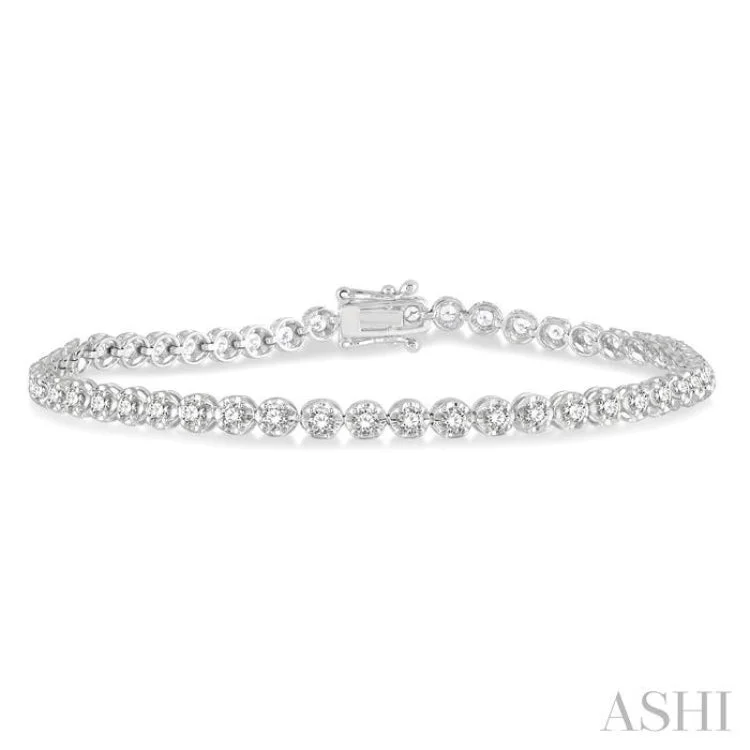 2 Ctw Round Cut Diamond Illusion Bracelet in 14K White Gold