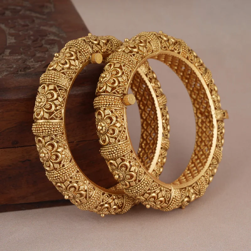 Beautiful Antique gold plated floral intricate bangle set