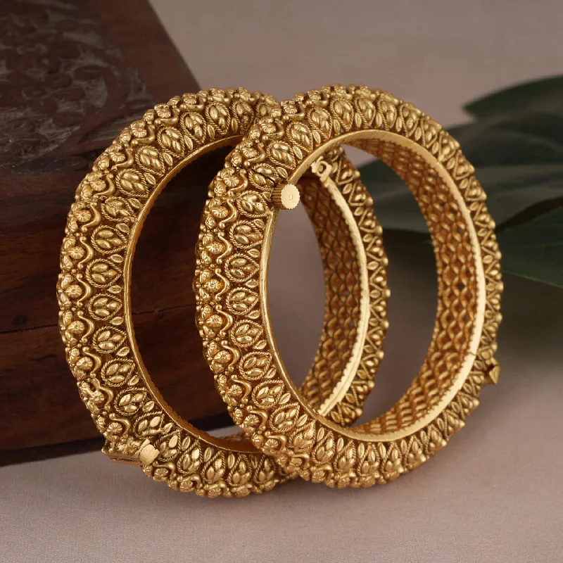 Royal Antique gold finish openable bangle set